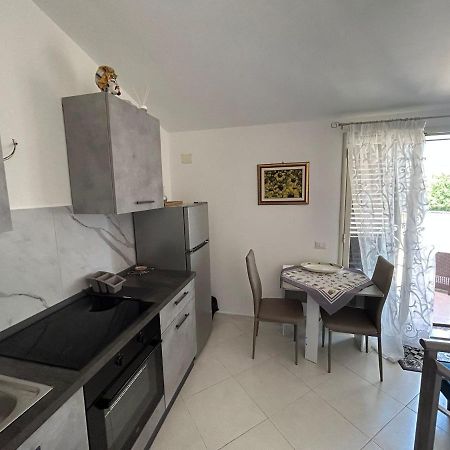 Nina Apartament Giardini Naxos Con Posto Auto Buitenkant foto