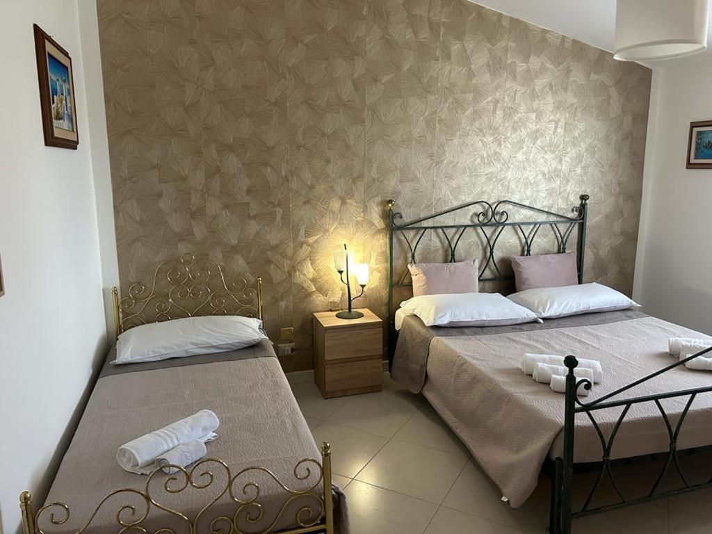 Nina Apartament Giardini Naxos Con Posto Auto Buitenkant foto