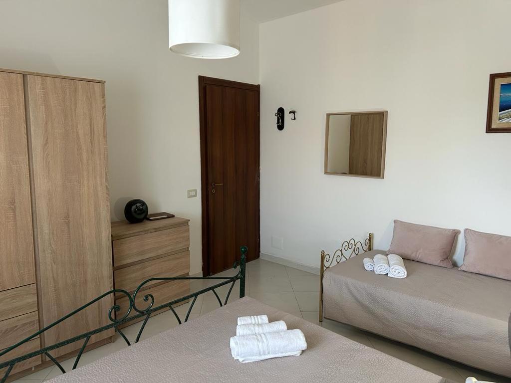 Nina Apartament Giardini Naxos Con Posto Auto Buitenkant foto
