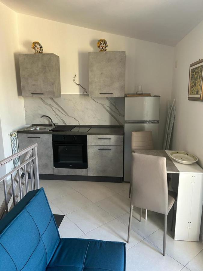 Nina Apartament Giardini Naxos Con Posto Auto Buitenkant foto