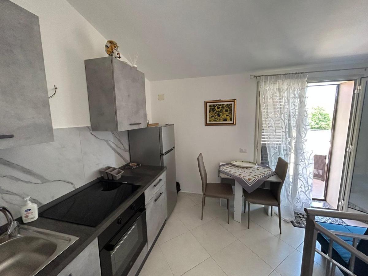 Nina Apartament Giardini Naxos Con Posto Auto Buitenkant foto