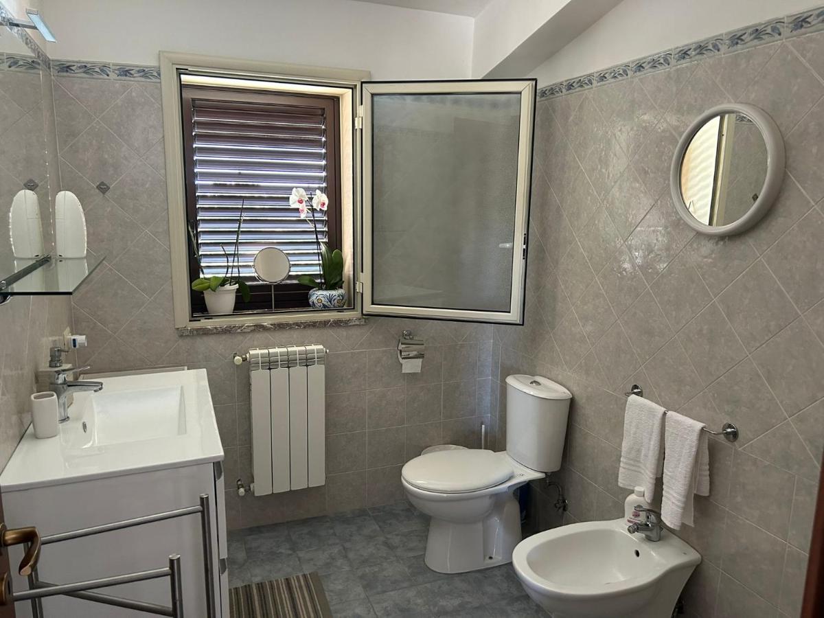 Nina Apartament Giardini Naxos Con Posto Auto Buitenkant foto