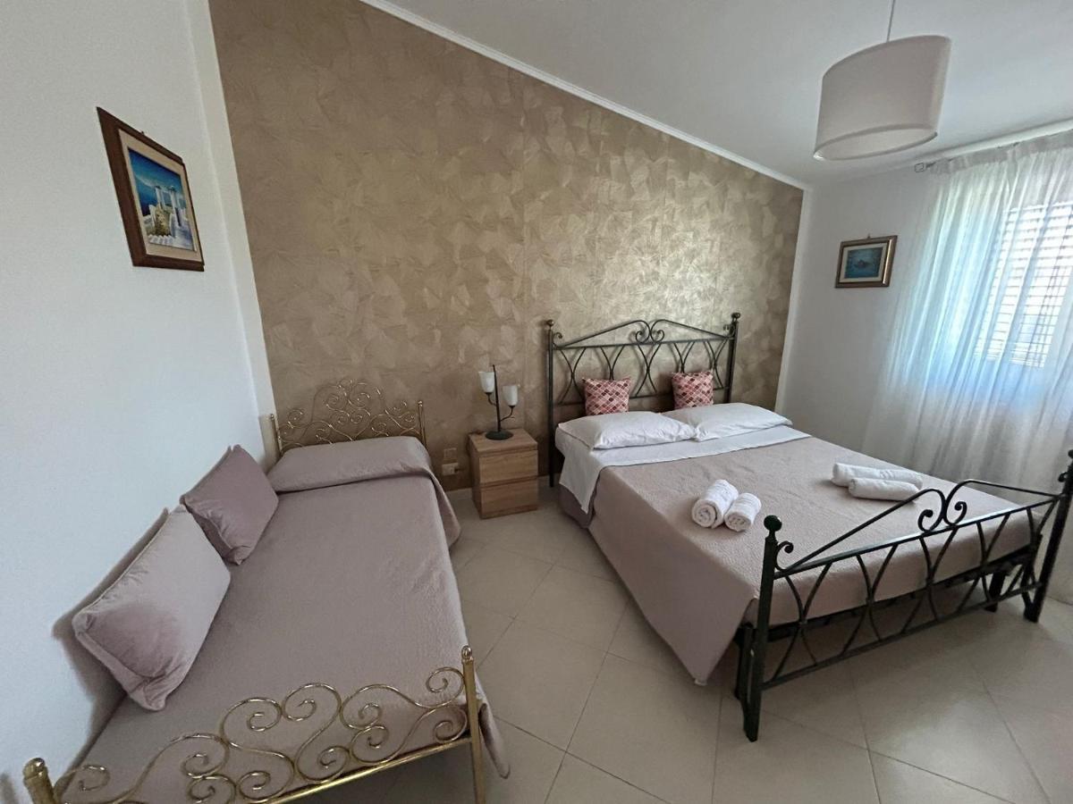 Nina Apartament Giardini Naxos Con Posto Auto Buitenkant foto