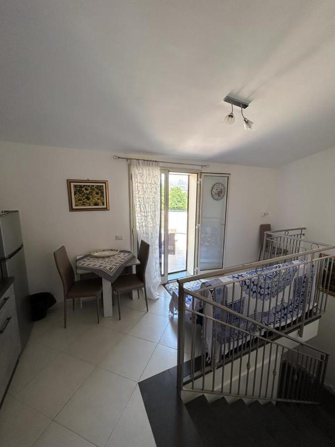 Nina Apartament Giardini Naxos Con Posto Auto Buitenkant foto